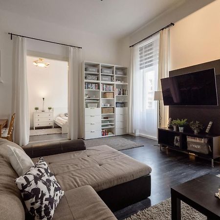 Spacious Apartment Almassy Budapest Exterior photo